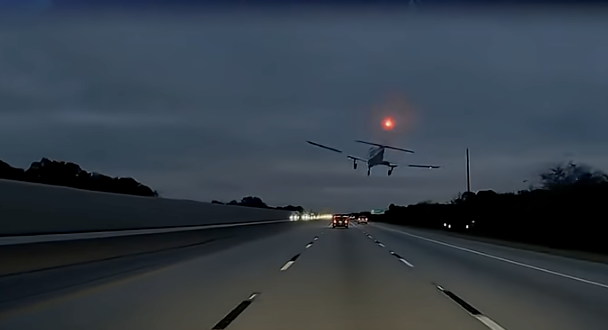 lądowanie na autostradzie