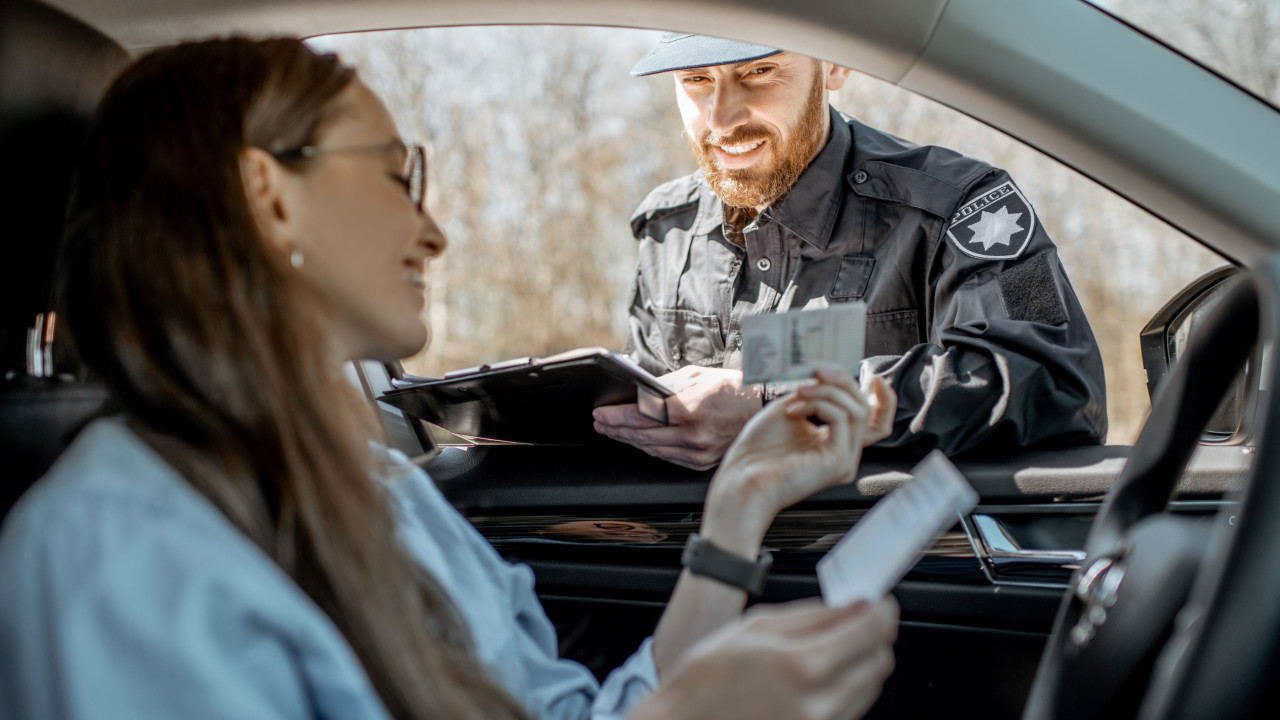 Jakie są procedury i terminy przy wymianie prawa jazdy?