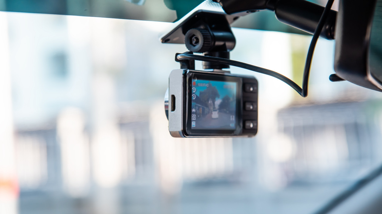 Nagranie z kamery samochodowej – czy jest dowodem w sprawie wykroczenia?