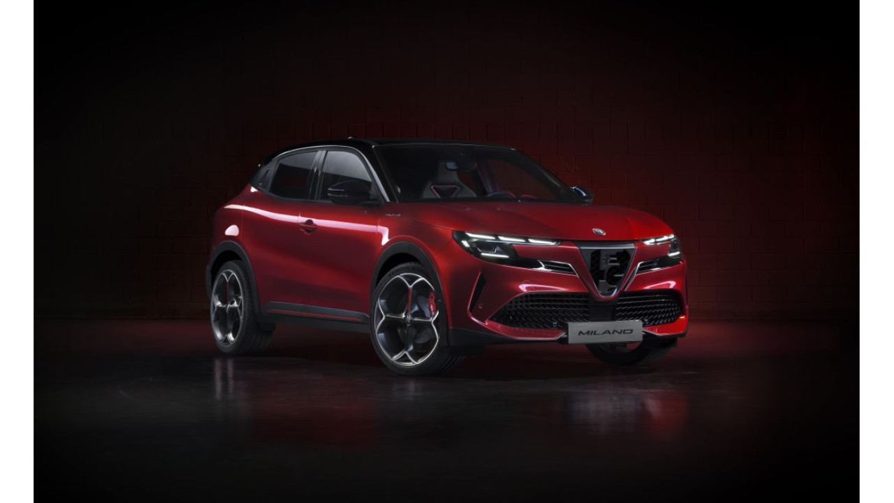 Nowa Alfa Romeo MILANO – sportowy charakter w kompaktowym wydaniu