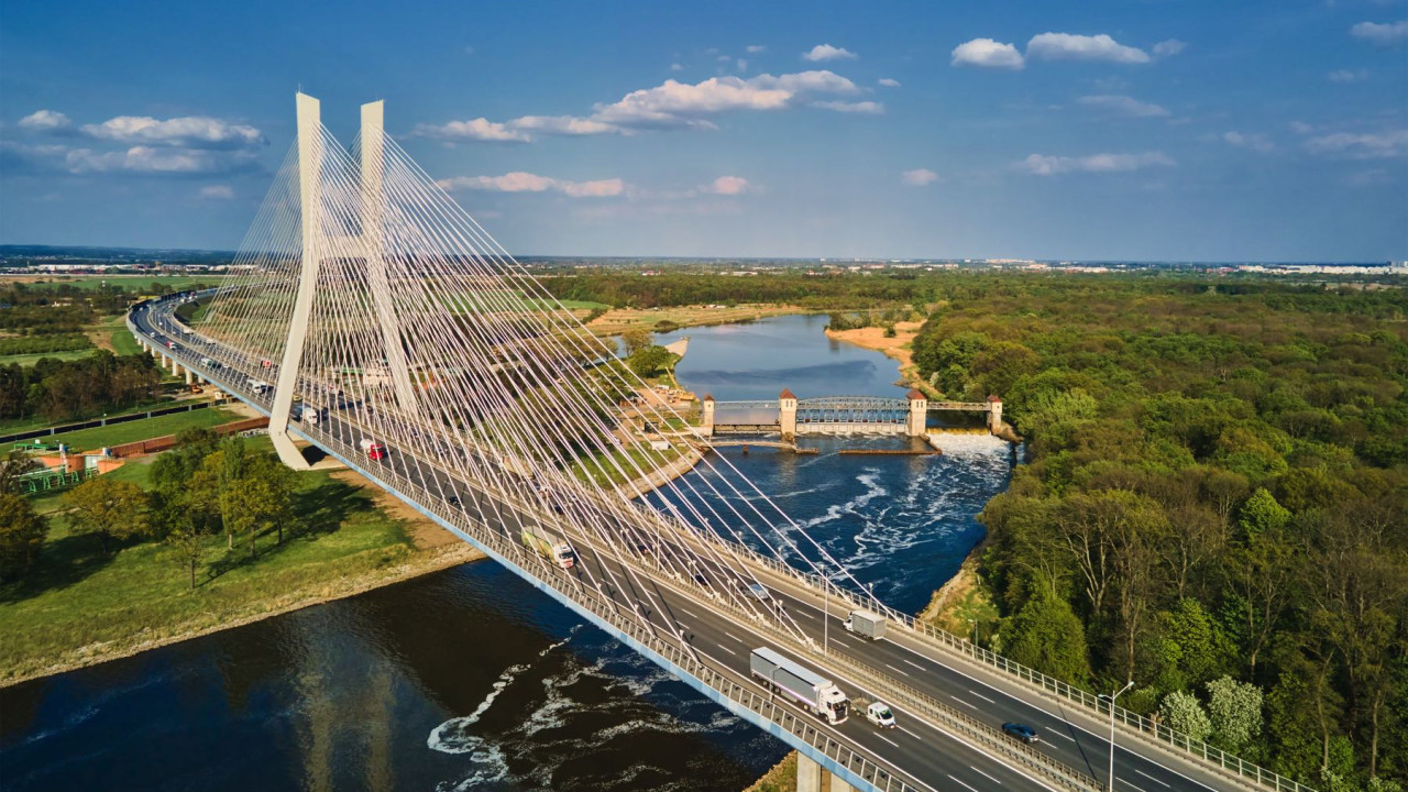 Mało kto wie, gdzie w Polsce mamy najdłuższy most. Kto nim jechał?