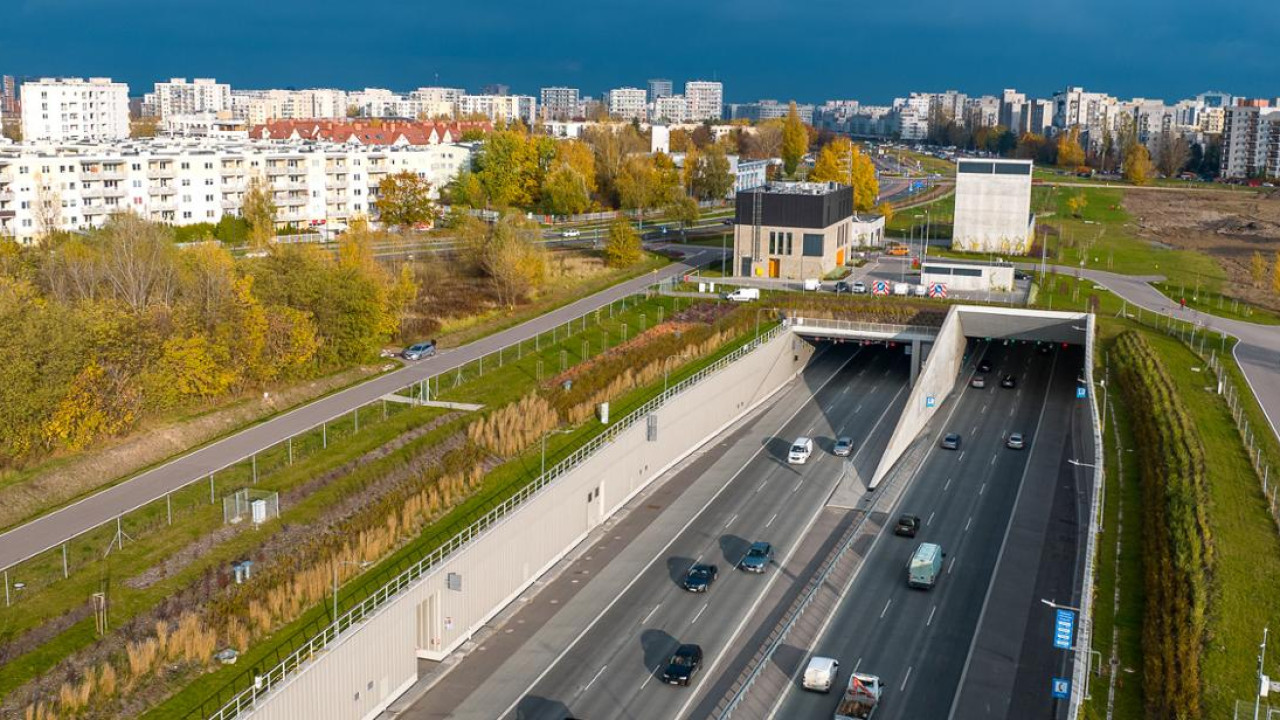 Ćwiczenia służb w tunelu na obwodnicy Warszawy – utrudnienia dla kierowców