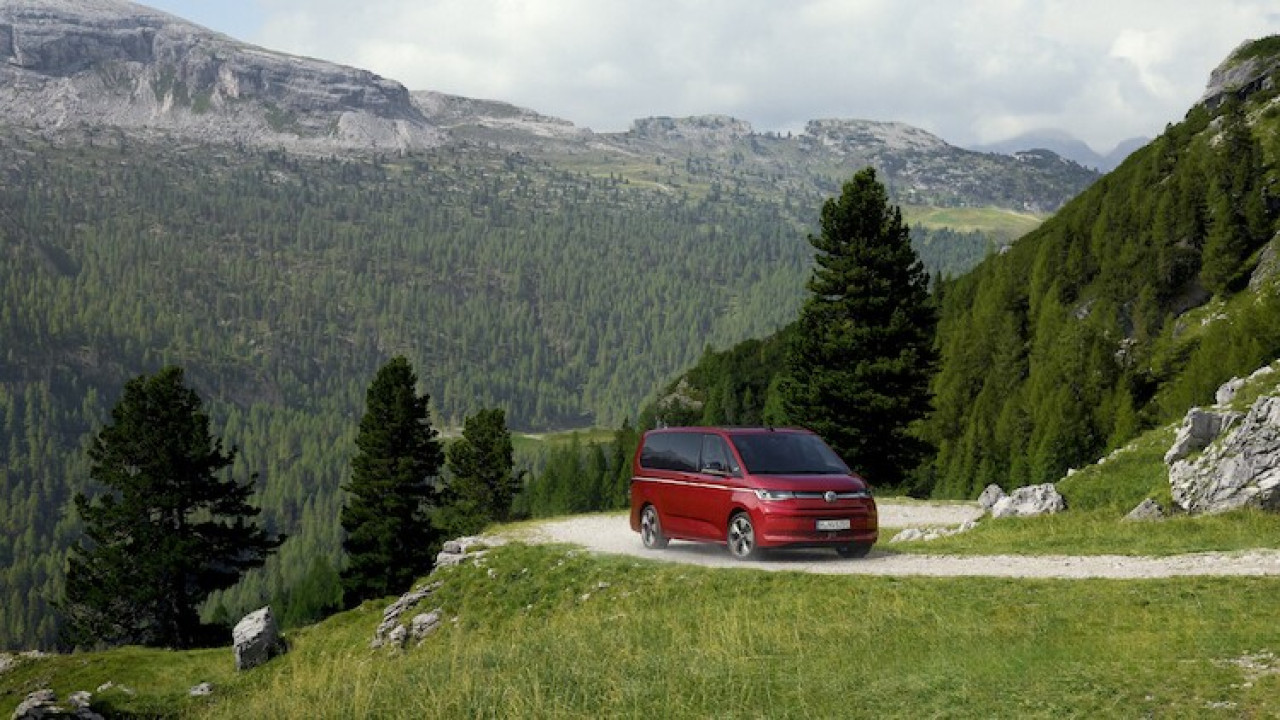 Volkswagen Multivan i Nowa California z progresywnym napędem typu plug-in na cztery koła