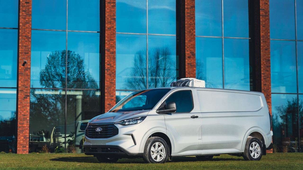 Nowy Ford Transit Custom z zabudową izotermiczną