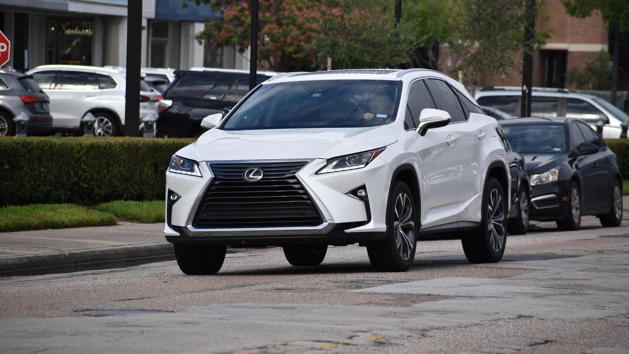 Lexus: Kup SUV-a teraz, bo nowszy model będzie mniej wydajny