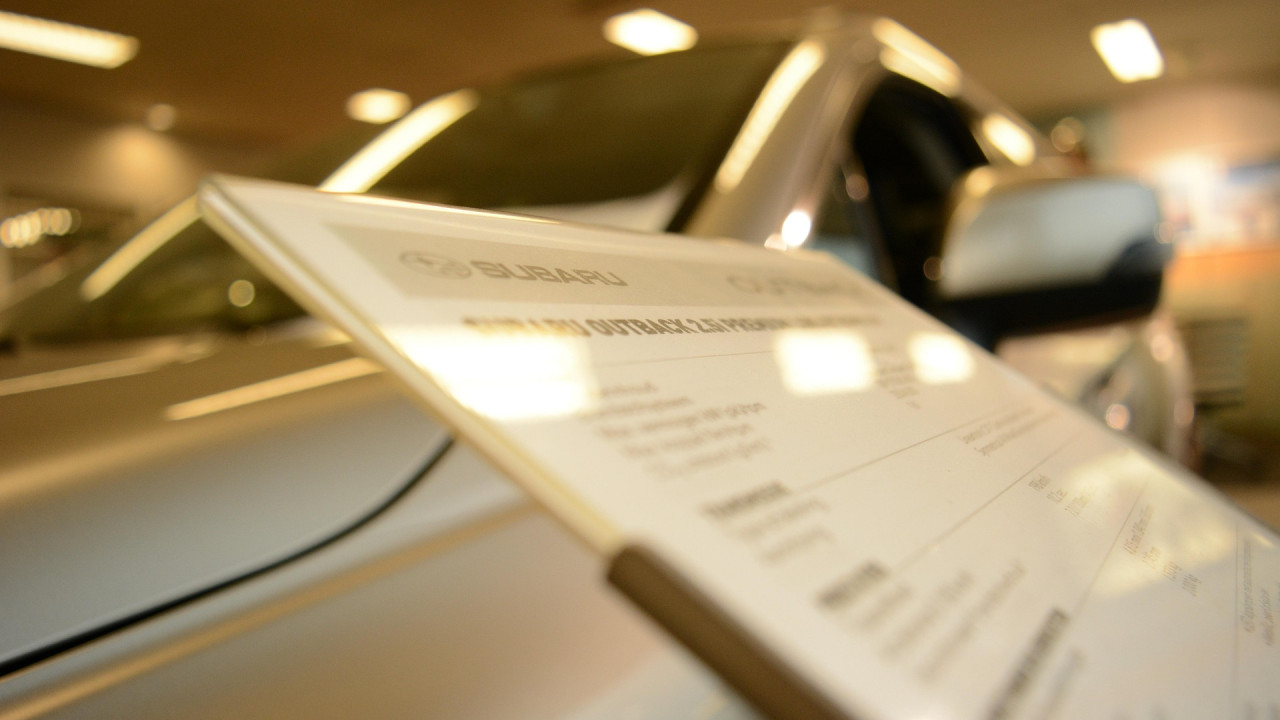 Wyprzedaże rocznika 2023: Citroën, Peugeot, Dacia i Renault w Polsce