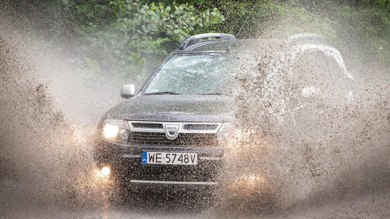 Najtańsze nowe auto 4x4: Nieustraszony kompan na bezdroża