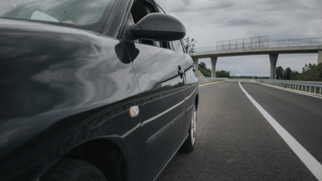 Test samochodów elektrycznych na autostradzie: który pokonał najwięcej km?