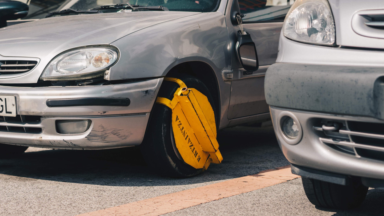 Nowy sposób na źle parkujących kierowców: wzrost mandatów