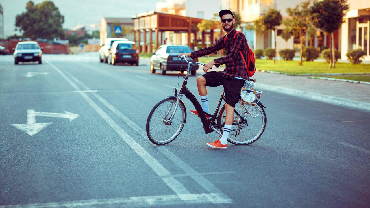 Polski sąd: rowerzysta może omijać drogi dla rowerów!