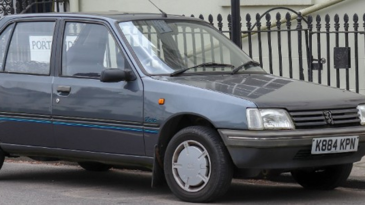 Peugeot 205 CJ: beztroska alternatywa dla legendarnego GTI