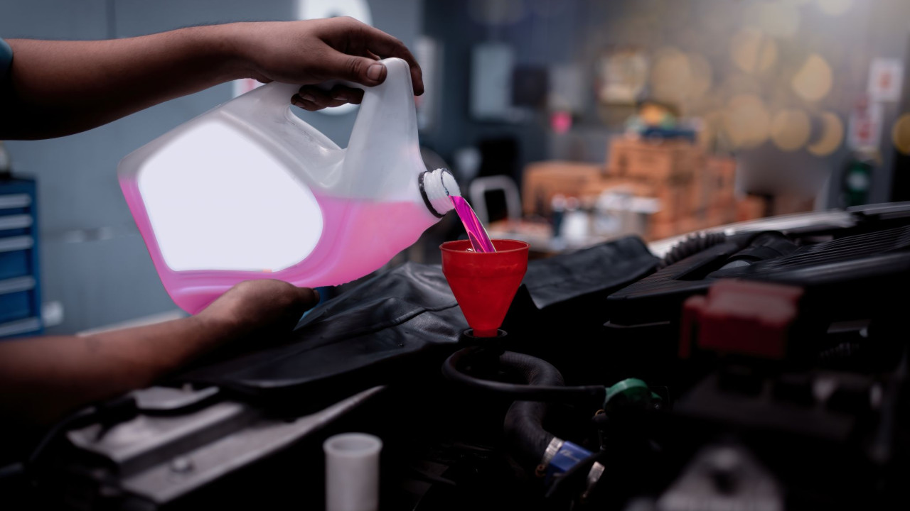 Czy można mieszać różne płyny chłodnicze w samochodzie? Sprawdź!