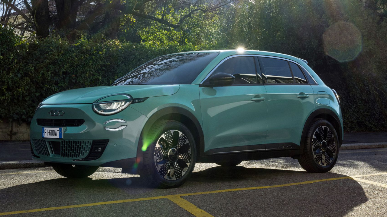 Nowy Fiat 600 Hybrid: Włoska Ikona Debiutuje w Argentynie
