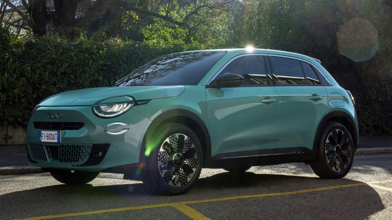 Nowy Fiat 600 z automatem: teraz jeszcze tańszy w Polsce!