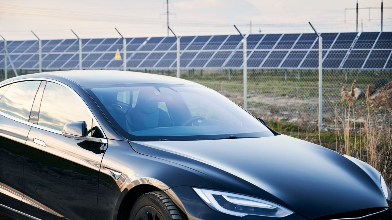 Nowy tani model Tesli w polskim cenniku zmienia rynek elektromobilności
