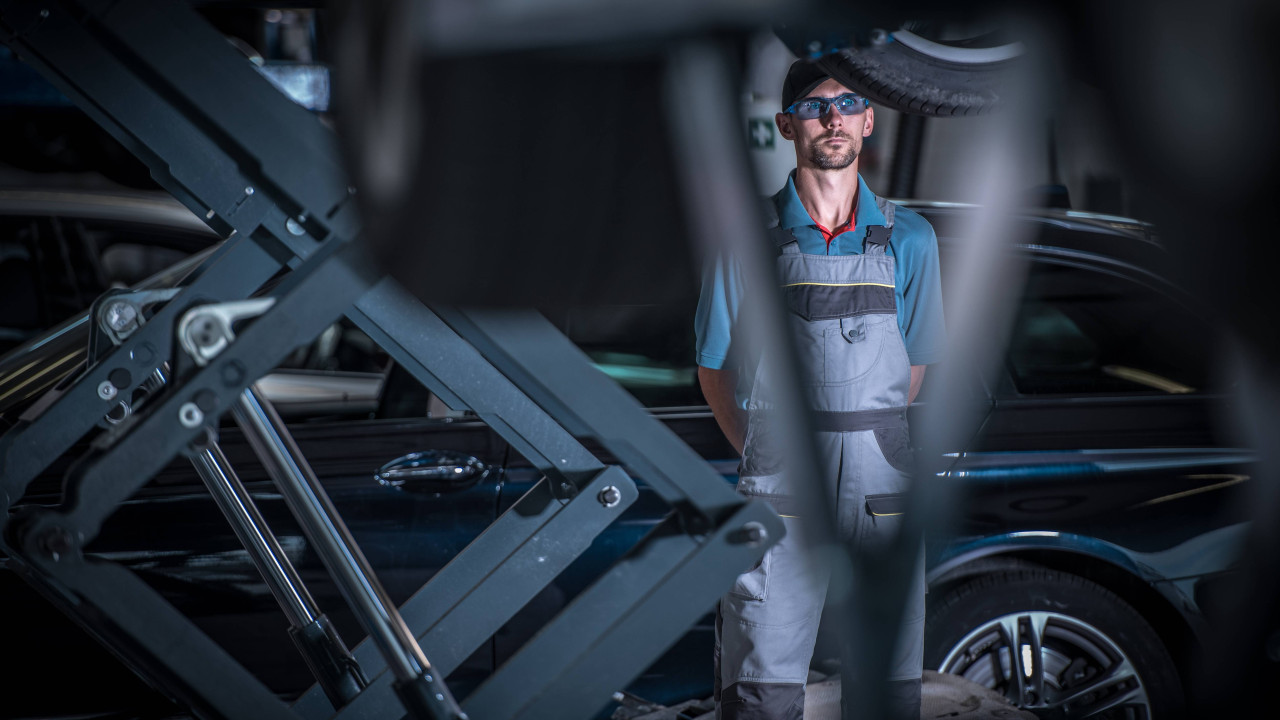 Koszty napraw samochodów rosną: Polacy poszukują oszczędności