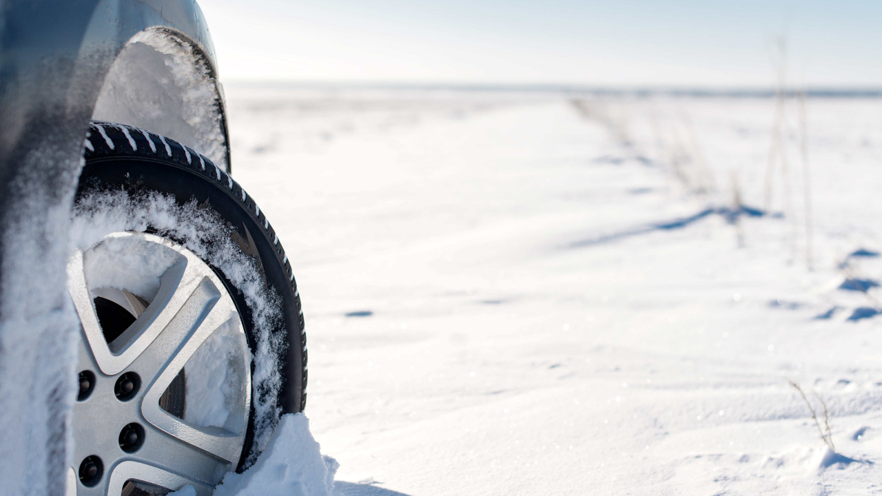 Zima nadchodzi: Kierowcy często pomijają podstawowe czynności