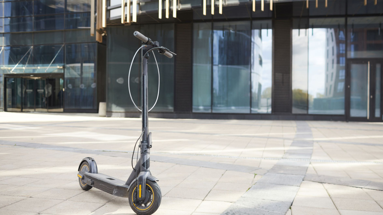 Minister analizuje przyszłość eksperymentalnych wersji hulajnóg