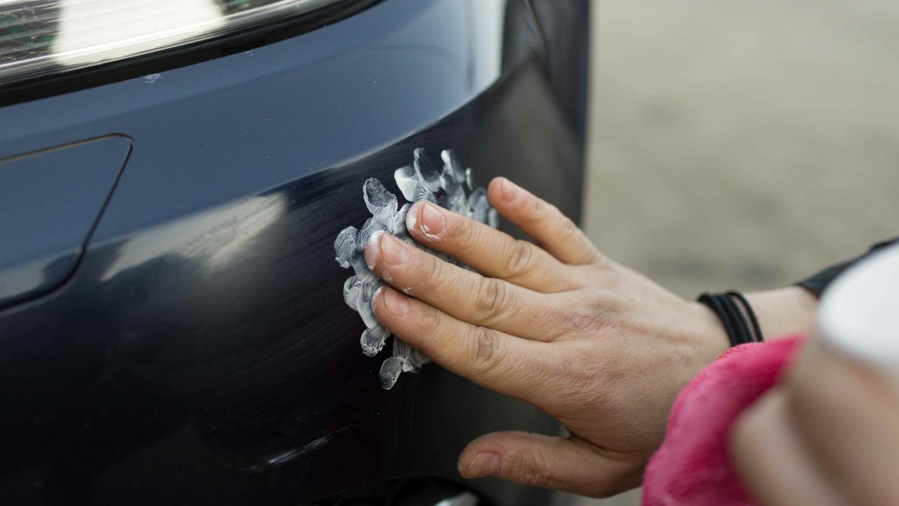 Nastolatek ukarany za żart z rysunkiem na Fordzie Mustangu