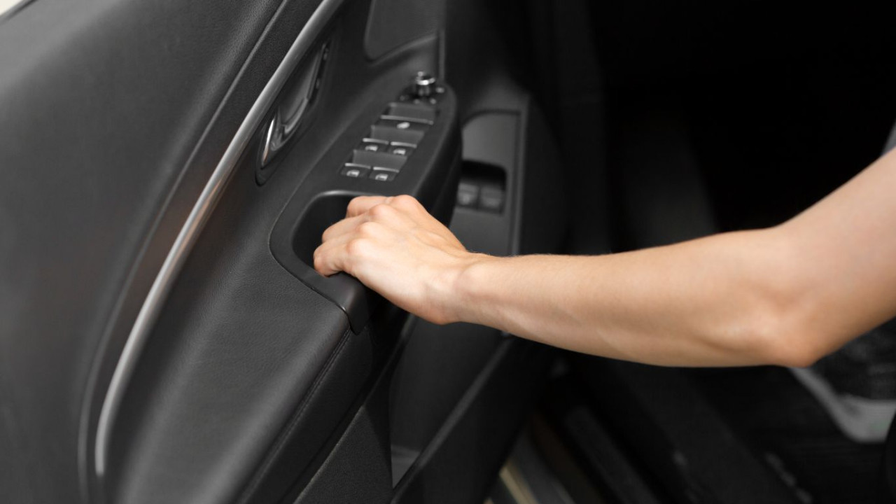 "Holenderski chwyt" – niezbędna technika dla miejskich kierowców