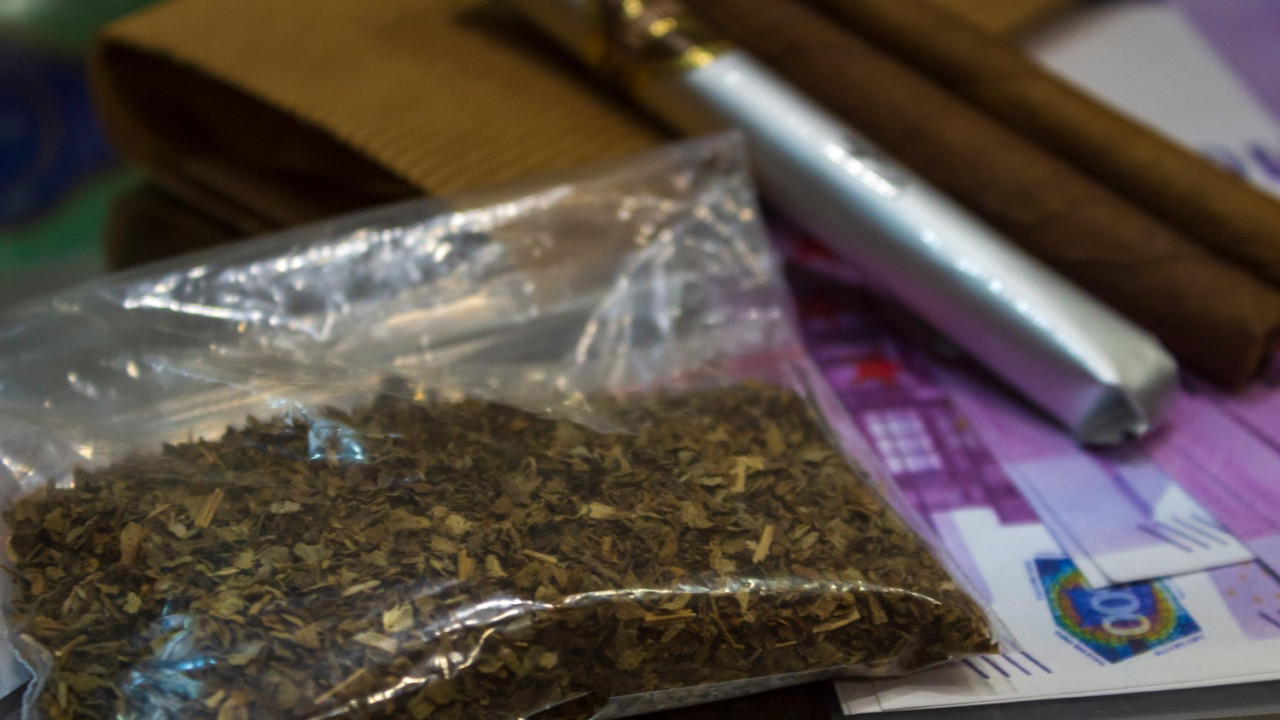 Nielegalny magazyn: 10 ton tytoniu bez akcyzy w powiecie kolskim