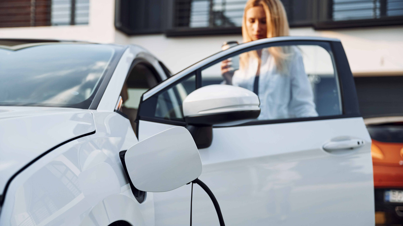 Chiński elektryk rusza samodzielnie - producent potwierdza poprawność systemu