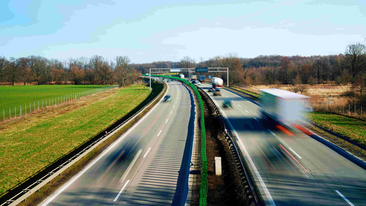 Niemcy: Kierowcy ciężarówek ostrzegają o złych warunkach na autostradach