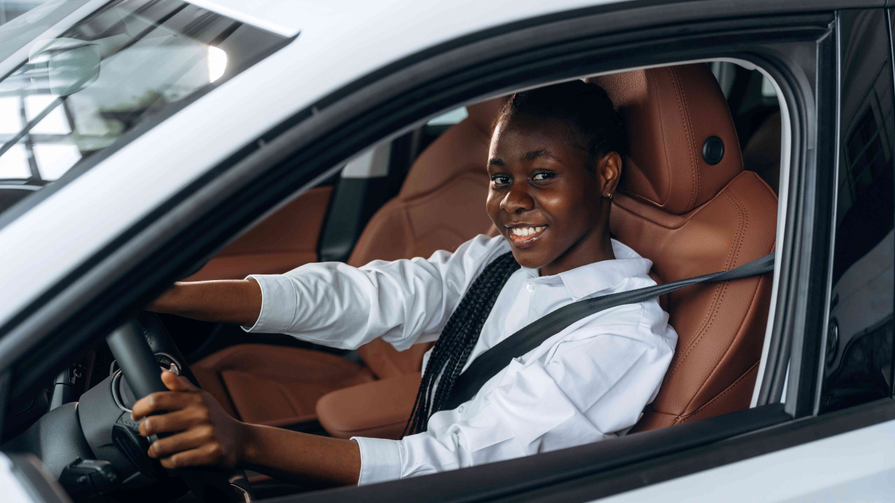 Nowy chiński hybrydowy SUV Omoda 9: zasięg jak oszczędny diesel