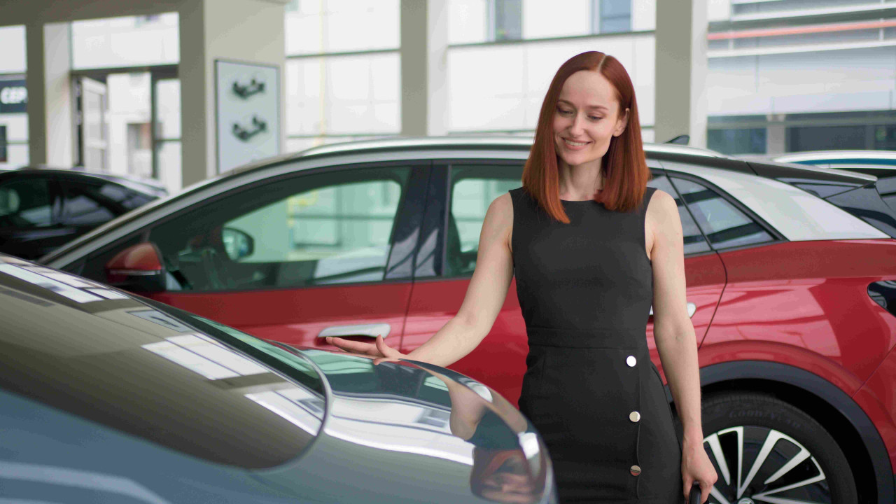 Odkryj Espacio Momentum: 10 marek Stellantis i salon aut używanych
