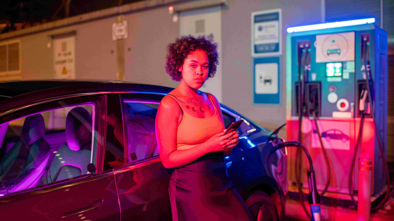 Koniec tanich elektryków? Nowe prognozy zaskakują rynek.