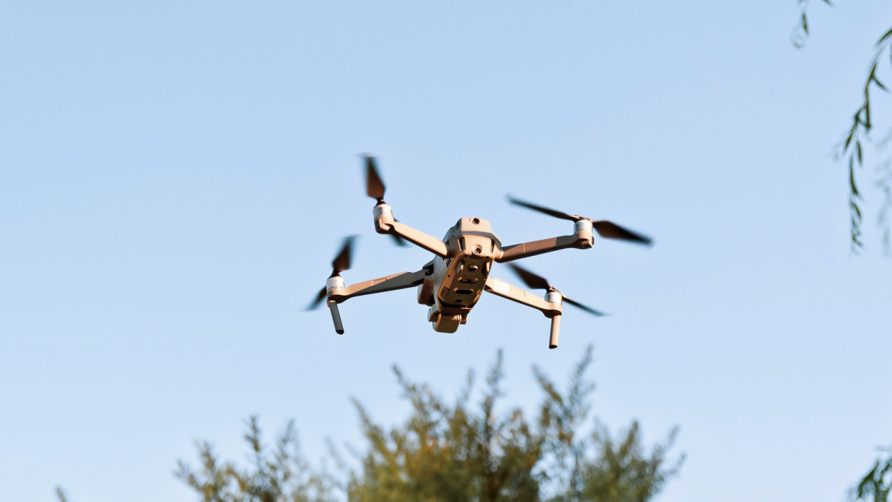 Policyjny dron w akcji: Operacja "Czerwone Światło - STOP"