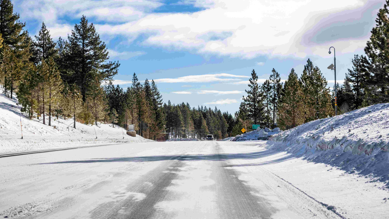Zimowe drogi: Mandaty za nieumiejętną jazdę sięgają 5000 zł