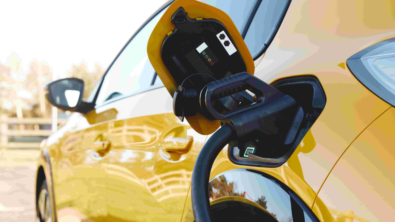 "BYD Atto 2 DM-i: Połączenie zasięgu diesla i jazdy elektryka"