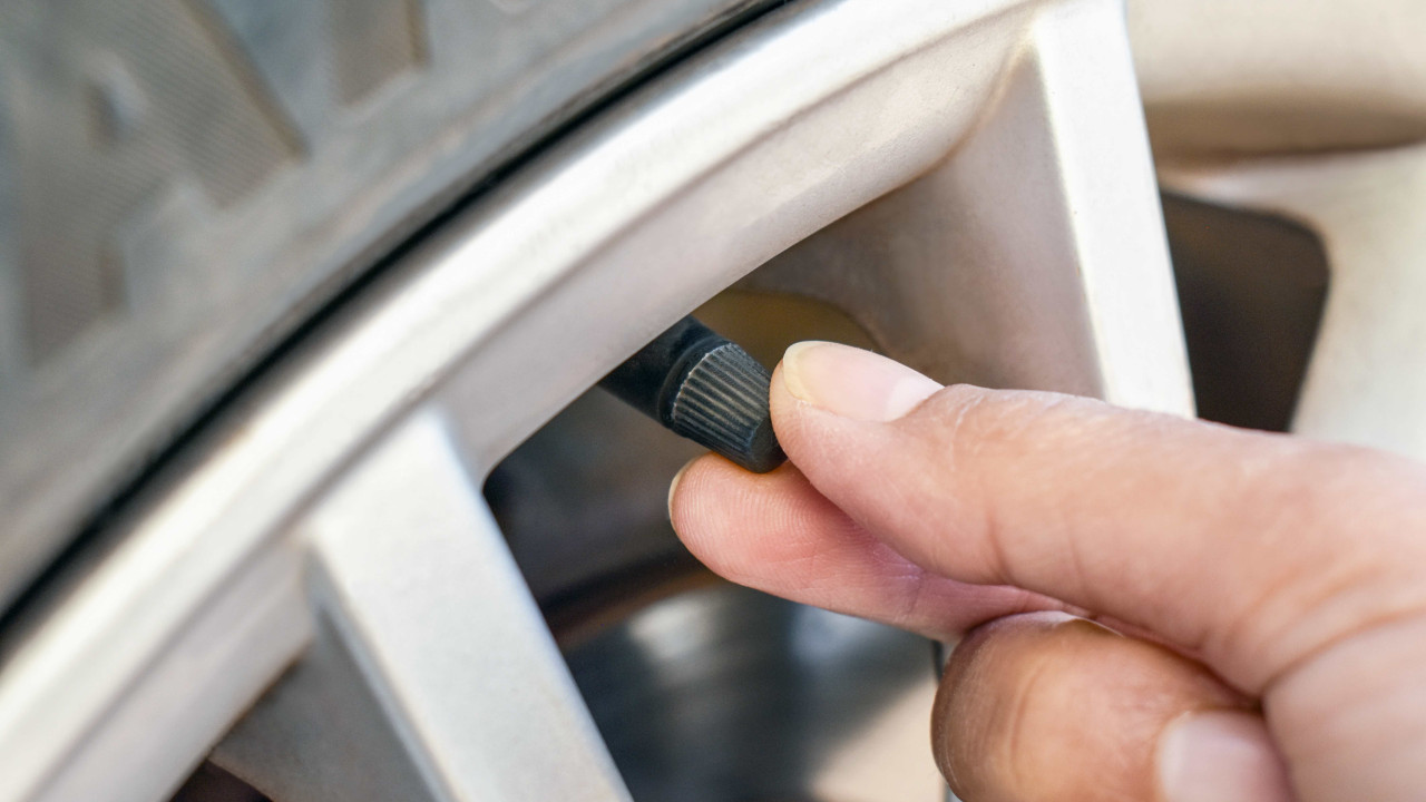 "Jak poradzić sobie z powracającą kontrolką ciśnienia w samochodzie?"