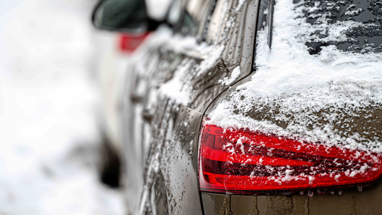 "Zanim odpalisz auto zimą, zrób to dla bezpieczeństwa"