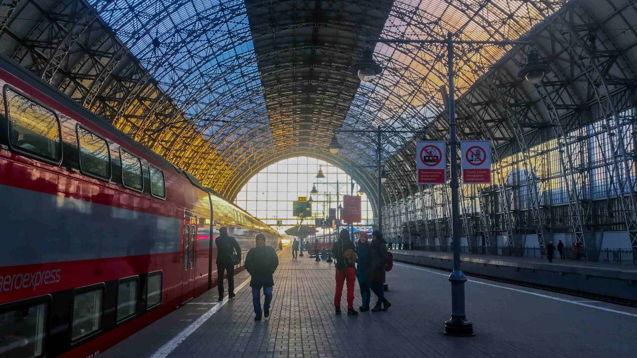 PKP zmienia dworce: Nowe udogodnienia dla kierowców i pasażerów