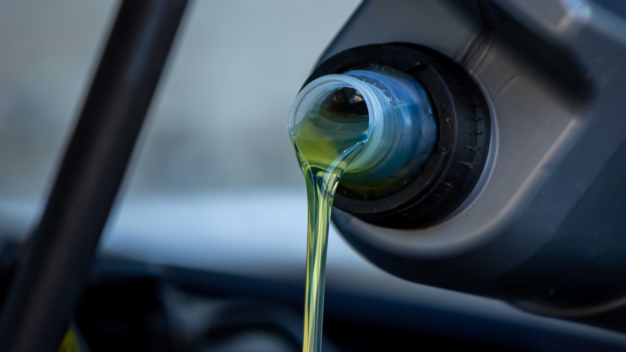 "Wzrost poziomu oleju w hybrydzie? Sprawdź bagnet!"