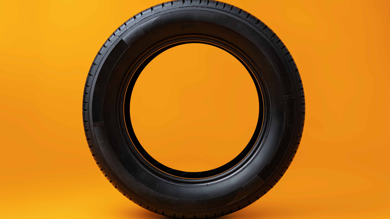 Nieoczekiwane wyniki testu po założeniu opon na odwrót