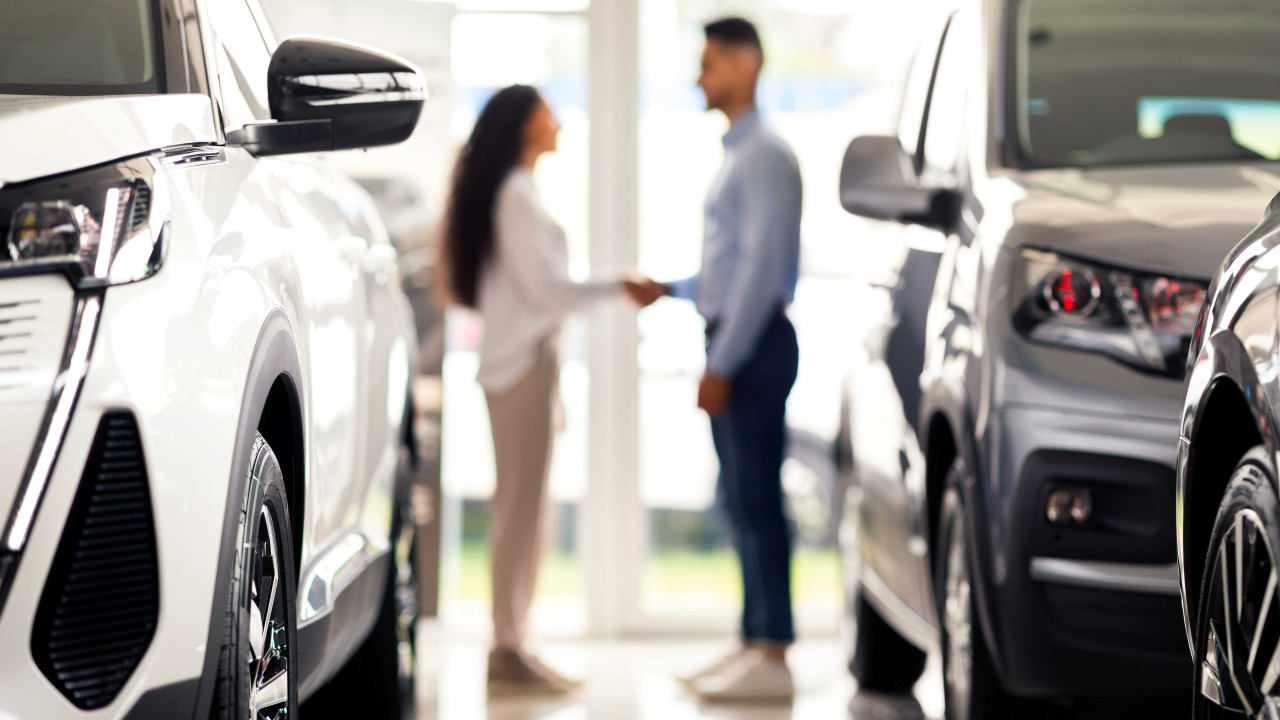 Zaskakujący sukces Grupy DR: imponująca liczba sprzedanych aut w Polsce