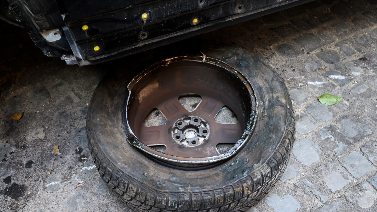 Tysiące aut wezwanych do warsztatów z powodu ryzyka odpadnięcia koła