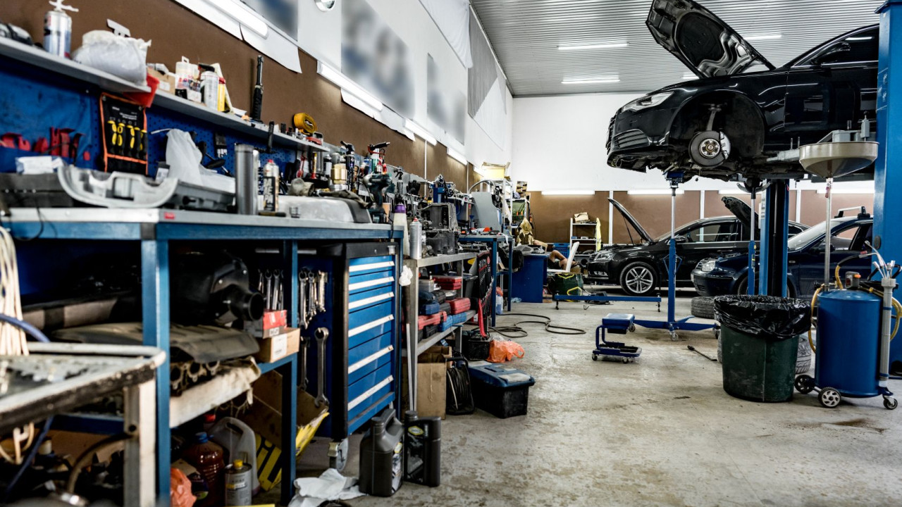 Unikaj przepłacania w warsztacie: Kluczowy jest wybór części!
