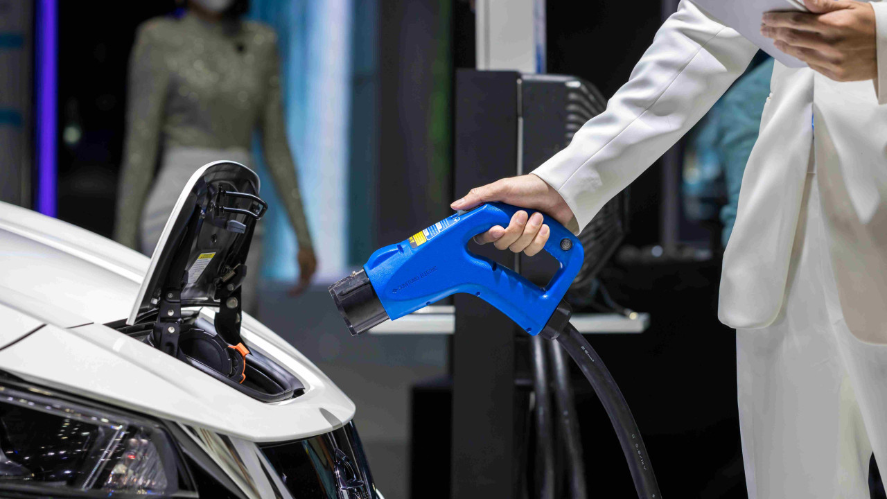 Zasięg 777 km i ładowanie w 12 minut: BYD zjada konkurencję