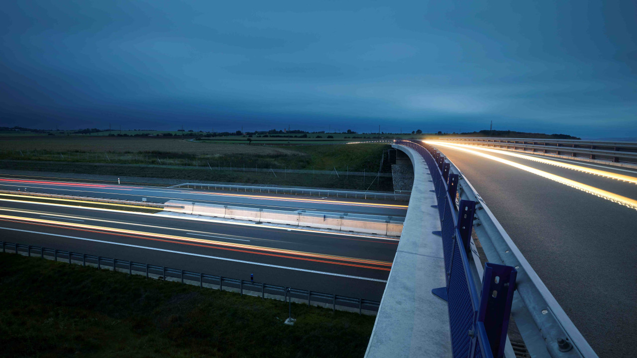 Długie korki na A2: Remont wymusi objazdy i utrudnienia w ruchu