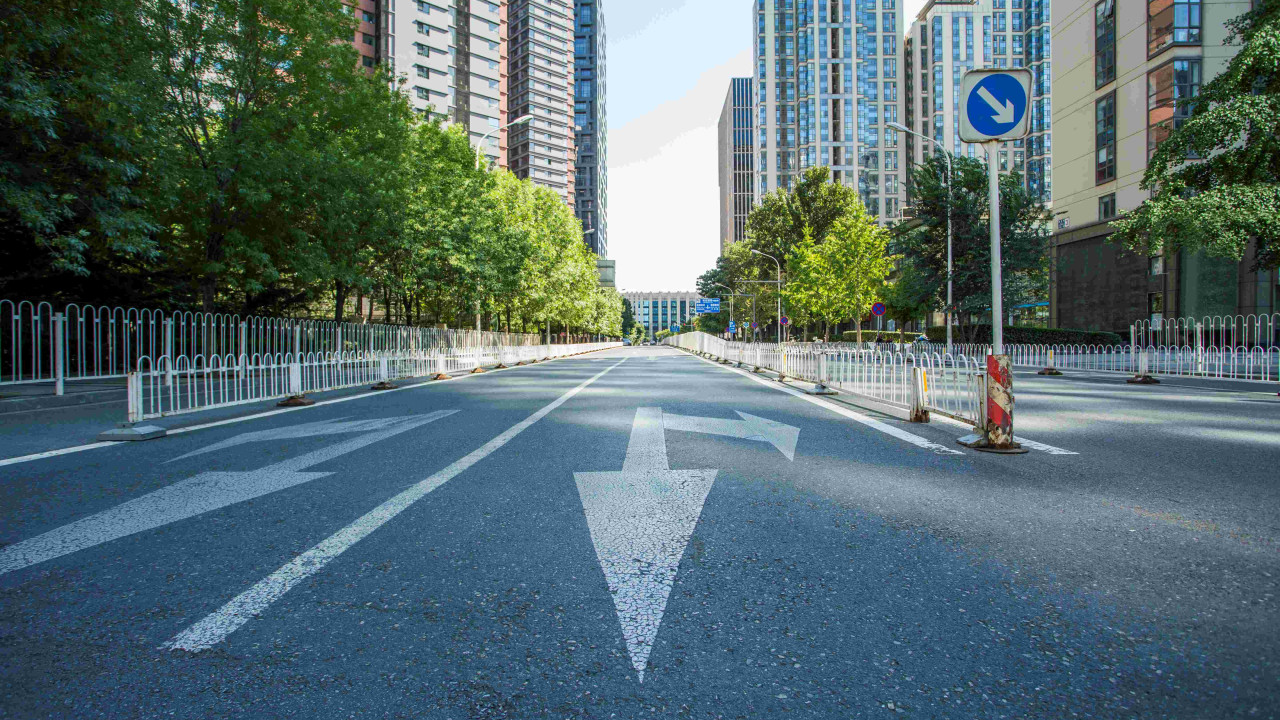 Jeden manewr na drodze jednokierunkowej może skończyć się mandatem