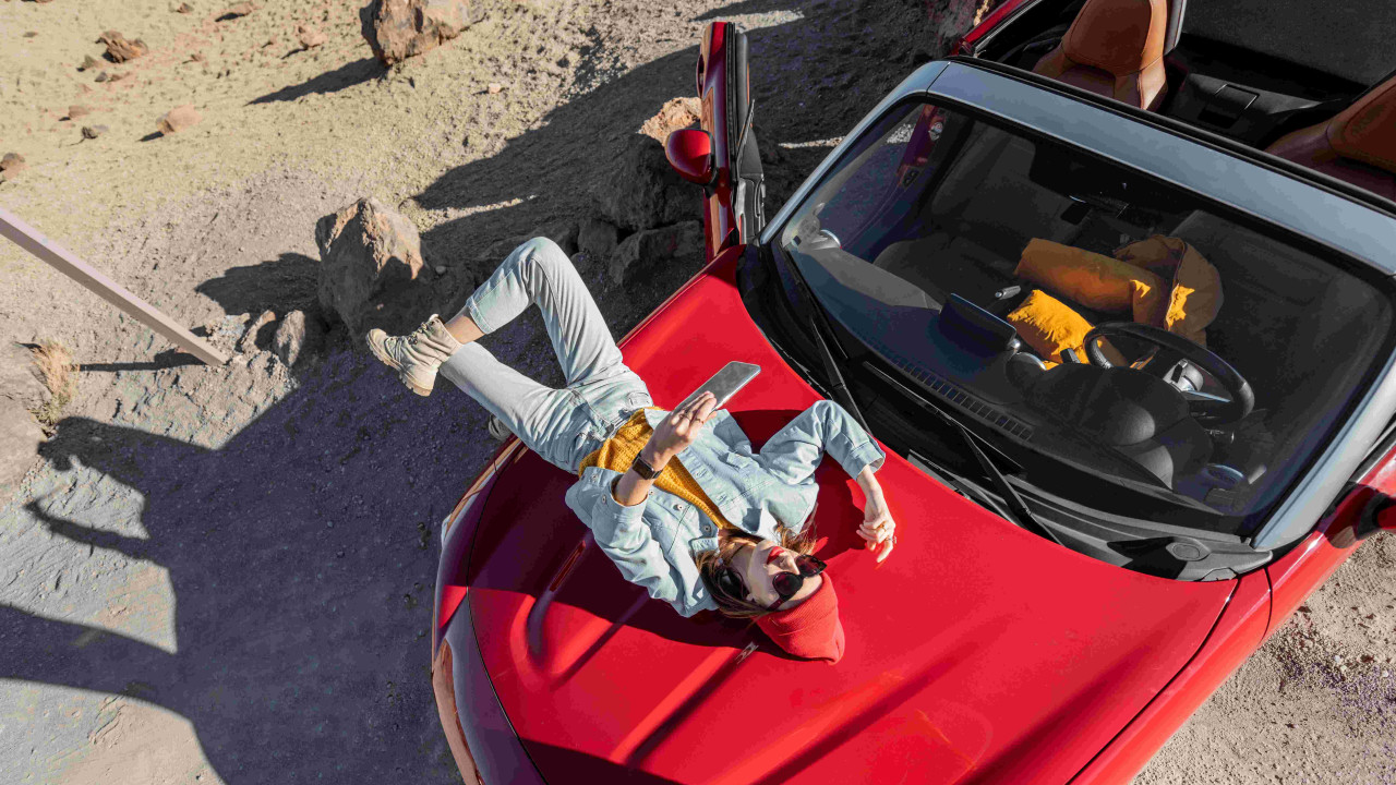 Nowe Ferrari Testarossa: Spełnienie marzeń z plakatu na żywo