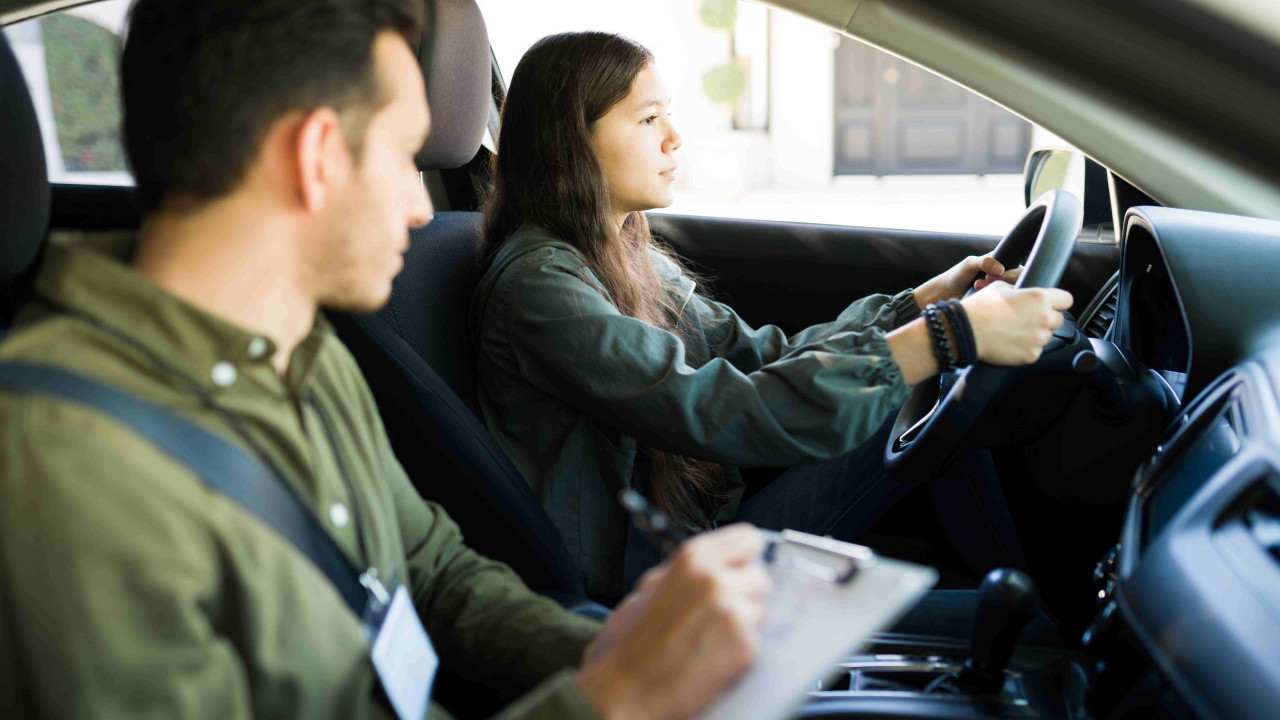 Nowy element egzaminu na prawo jazdy – ministerstwo pracuje nad zmianami