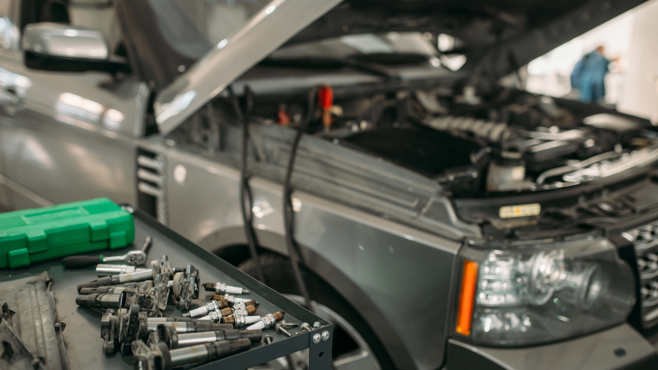 Jak uniknąć szybkiego zużycia auta? Błędy kierowców, które kosztują