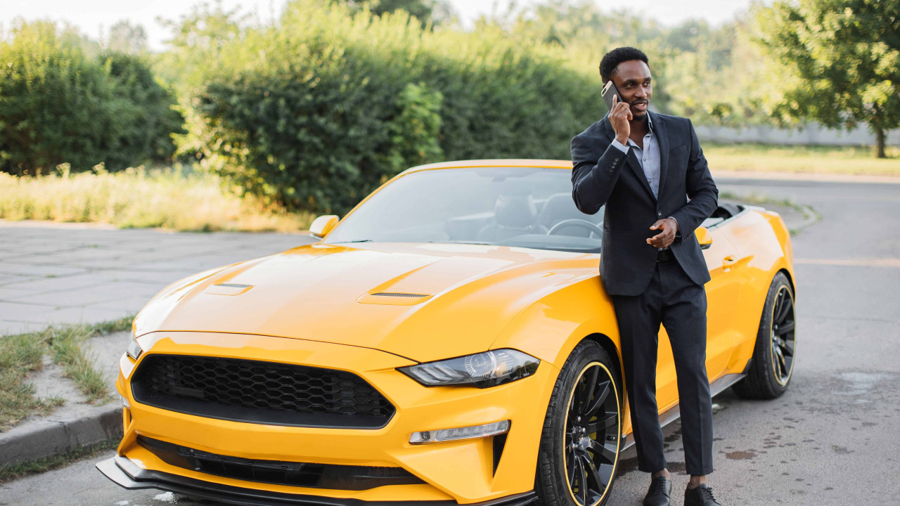 Nowy Policyjny Mustang z Silnikiem 5.0 V8 na Polskich Drogach