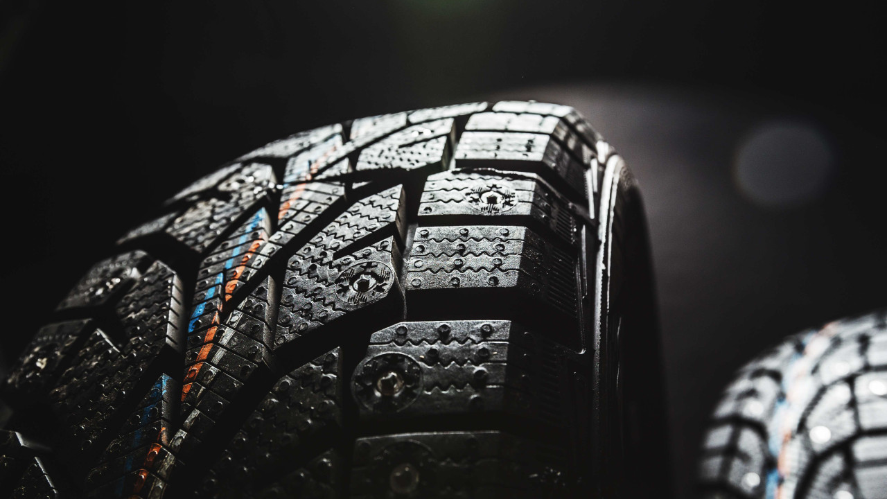 Czy można używać zimowych opon latem? Przepisy i opinie ekspertów