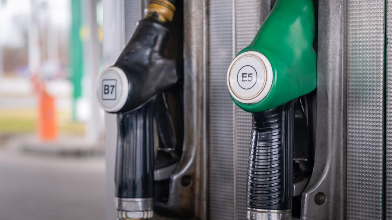 Jak zaoszczędzić paliwo na autostradzie bez niszczenia auta?